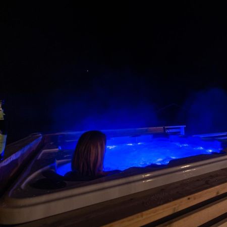 Arctic Lodge Tromvik With Jacuzzi Tromso Luaran gambar