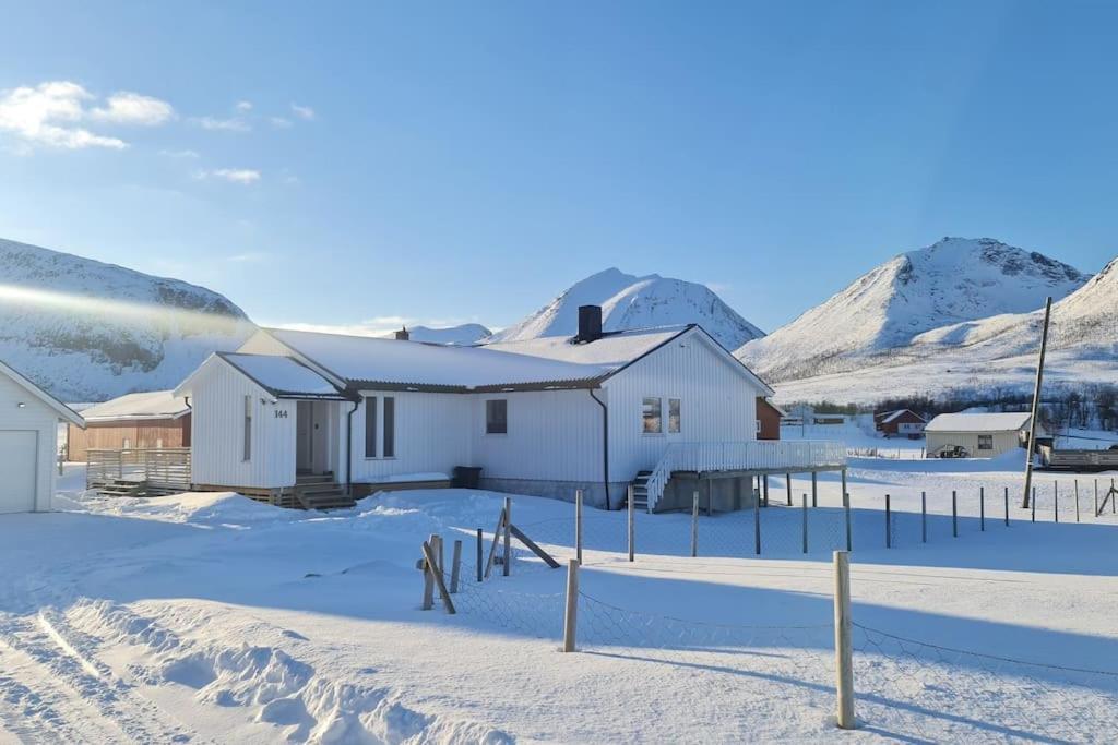Arctic Lodge Tromvik With Jacuzzi Tromso Luaran gambar